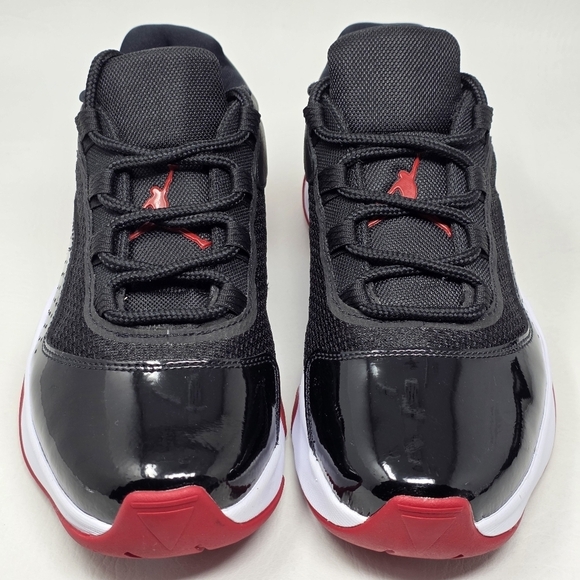 Athletic_Shoes
